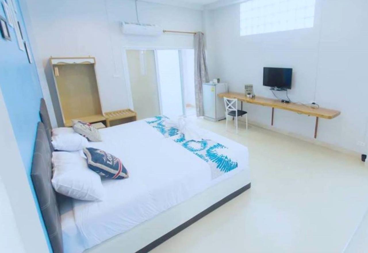 乌汶佳地公寓 外观 照片